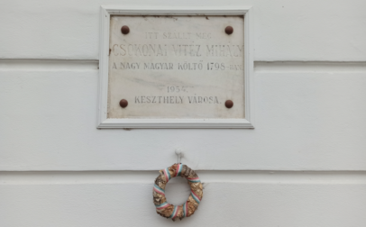 Kedvencünk emléktábla Csokonai Vitéz Mihály keszthelyi látogatásáról, amikor az Amazon Szállóban szállt meg 1798-ban