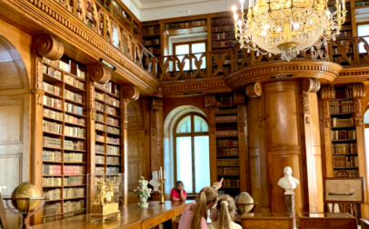 Érdekesség hogyan mentették meg a Festetics kastély könyvtárát