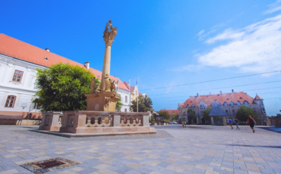 Keszthelyi Szentháromság szobor a város szívében található