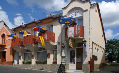 Monarchia Guesthouse