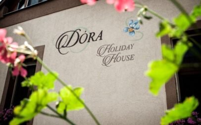 Dora holiday house & Apartments